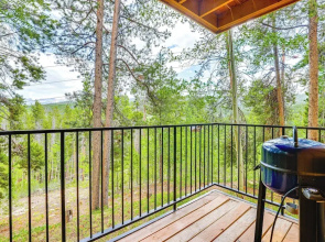 Winter Park Condo w/ Pool + Ski Shuttle Access!