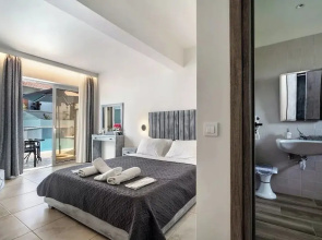 Blue Star Aparthotel