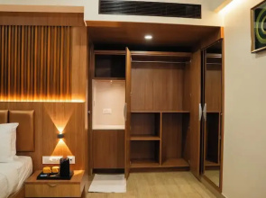 Hotel M7 Plaza