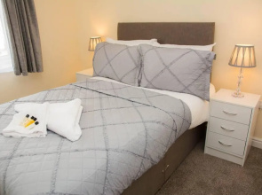 Charming 2-bed Apartment in Stroud