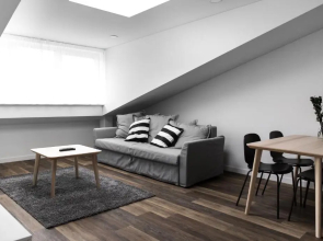 Deluxe Apartments by Hostlovers