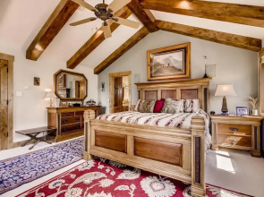 Epic Lake And Mountain Views From This Private Home! 6 Bedroom Home by RedAwning