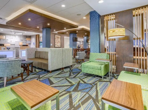 Holiday Inn Express & Suites Elkhart North by IHG