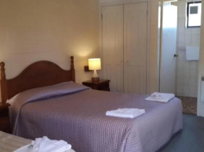 Robertson Country Motel