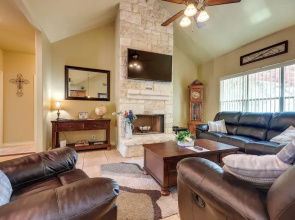 'lodge at Rocky Creek' w/ Private Hot Tub & Yard!