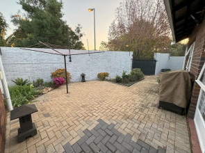 Tranquil Cottage Retreat - Malanshof, Randburg