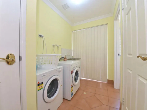 Entire House Close To Perth Airport And City 2290