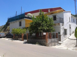 House With 4 Bedrooms in Canillas de Aceituno, With Wonderful Mountain