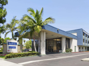 Travelodge Inn & Suites by Wyndham Anaheim on Disneyland Dr
