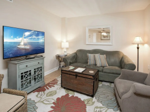 New Listing! Mid-Island Marvel W/ Resort Amenities Condo