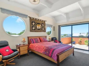 Black Dolphin Beach Penthouse