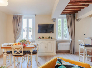 Casa Capri in Lucca With 1 Bedrooms and 1 Bathrooms