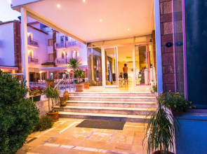 Hanedan Beach Hotel