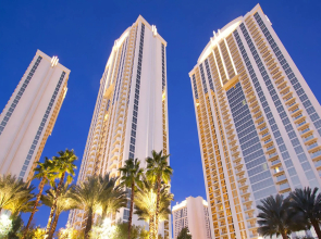 888 Two Bedroom Three Bath Suite at Signature Condo Hotel