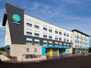 TRU BY Hilton Sharonville