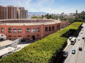 Plaza de Toros II - Recently Renovated Condo in Malaga Centre, Sea Views, 5 Mins Walk to Beach