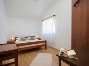Apartments Maretic