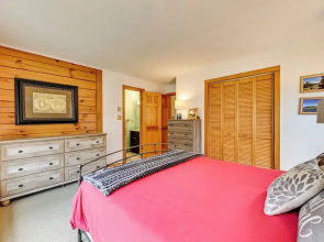 High Peak Heaven: Cozy Log Cabin on 1 Acre!