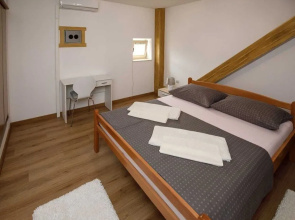 Prenocite Kastel
