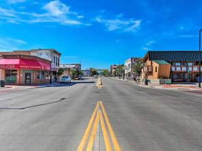 Contemporary Sheridan Home w/ Porch - Walk Dtwn