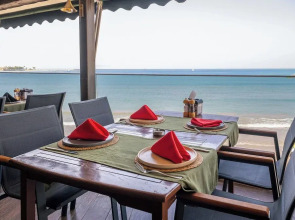 Tropic Beach Club Side