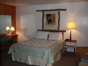 Elkhorn Lodge