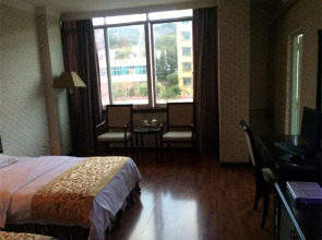 Xingyi Longtai Inn