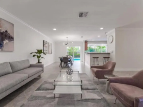 3 Bedroom Spacious Private Pool House In Hollywood