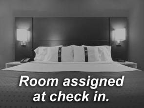 Holiday Inn Express & Suites Hendersonville SE - Flat Rock