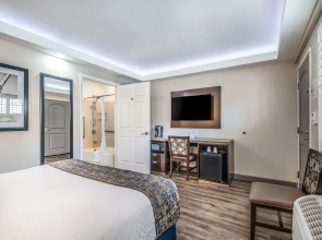 Inn at 50 at Long Beach Convention Center
