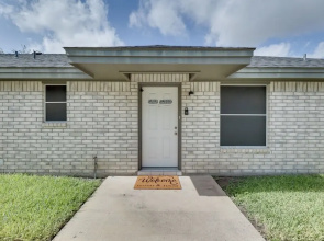 Pet-friendly Edinburg Apartment With Pool Access!