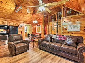 Charming Pigeon Forge Cabin w/ Private Hot Tub!