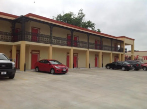 Executive Inn And Suites