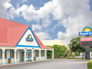 Days Inn by Wyndham Wilmington / University