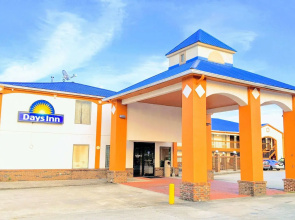 Quality Inn & Suites Decatur - Priceville I-65