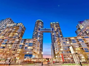 Gorgeous Luxury Condos near the CN Tower