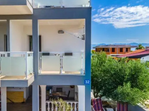 Marina Apartments Vir