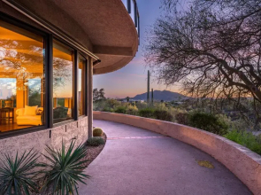 Carefree Crest: Jaw Dropping VIEWS, Pool, 2 Casitas, Outdoor Living!
