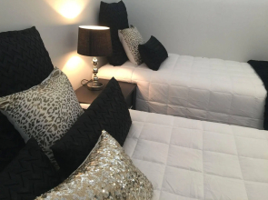 Seaview Waterfront Apartments