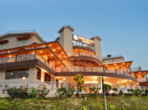 Anand Vardhan Resorts