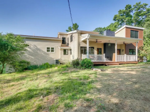 Bright Bluemont Home w/ On-site Pond & Mtn Views!
