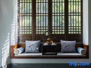 Xingyi Wanfenglin Yuejingwan Hotel