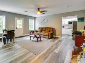 9 Mi to Downtown Atlanta: Quiet Eastside Apartment