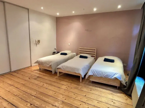 Villa Anvers 4 BDR Parking