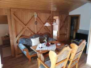 Ferienwohnung Emilia mit Bergblick (Osten)