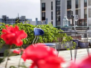 Subway home for 8-10 People