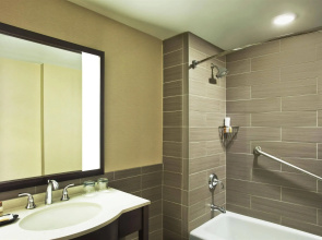 Sheraton Lincoln Harbor Hotel