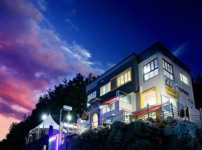 Pohang Couple Stone Pension