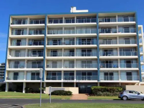 Oceanic 28 - On The Beach!