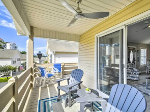 Updated Myrtle Beach Cottage w/ Shared Pool!